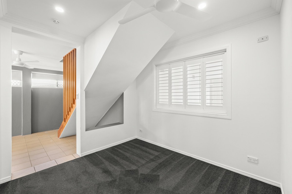 9 Pisa Court Surfers Paradise 13