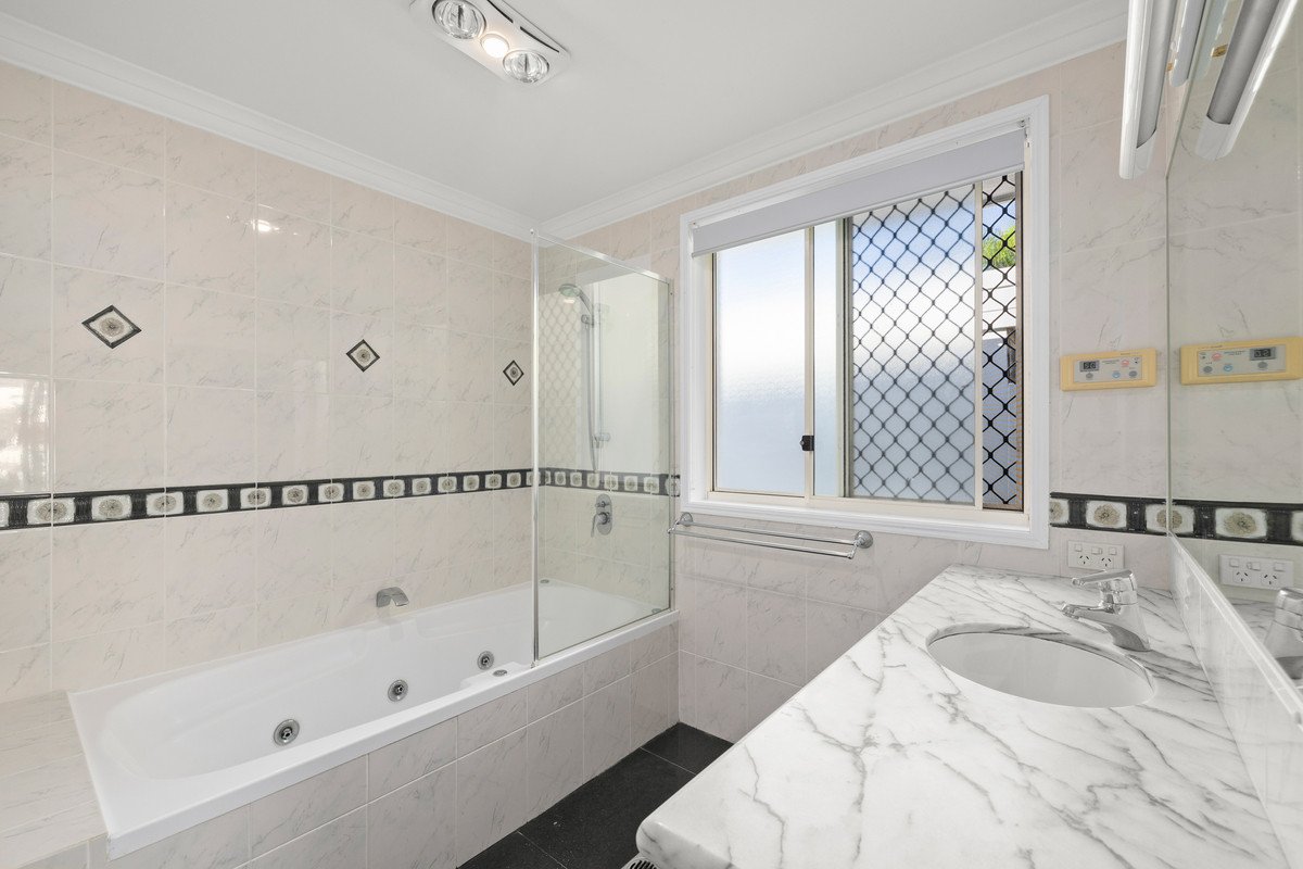 9 Pisa Court Surfers Paradise 16