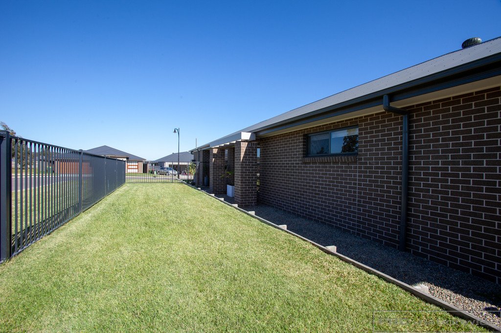 9 Pondsitter Street CHISHOLM 15
