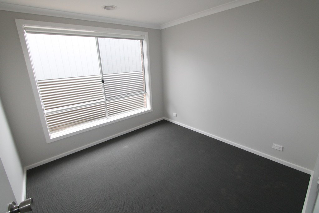 9 Pozieres Place SEBASTOPOL 10