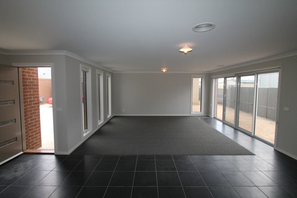 9 Pozieres Place SEBASTOPOL 2