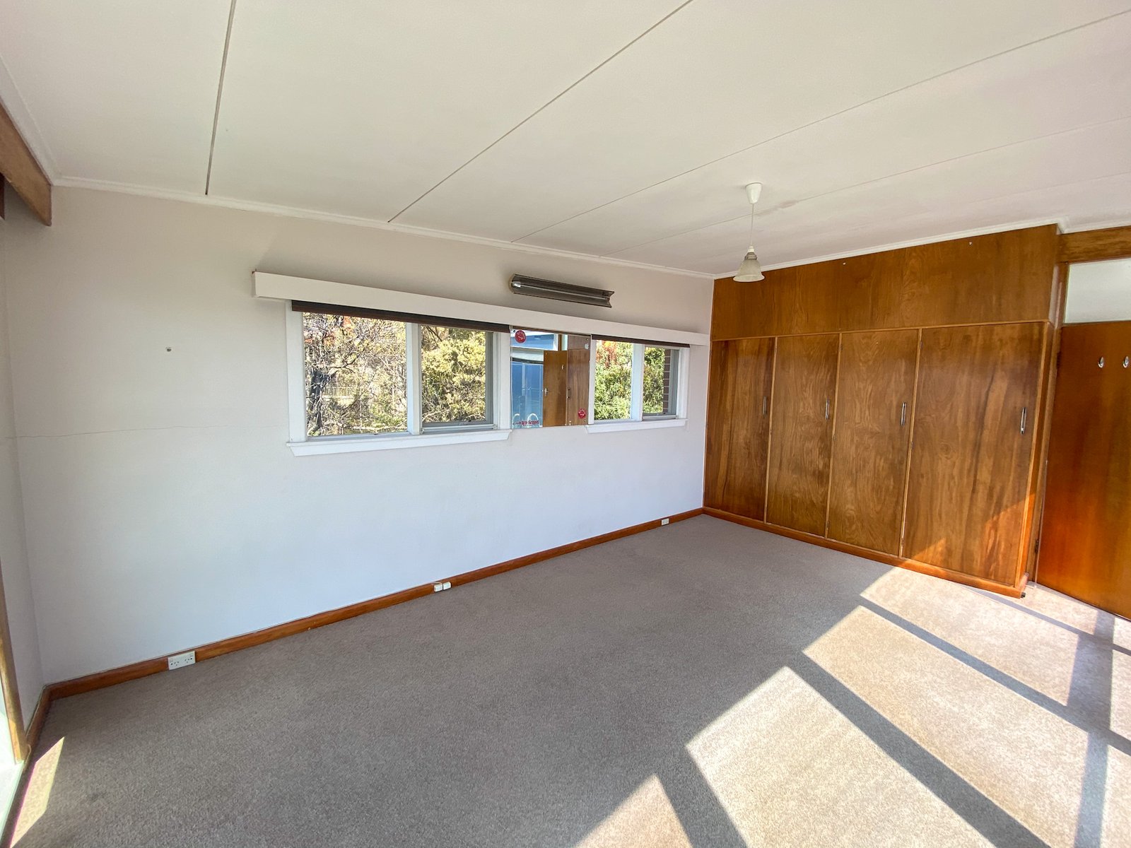 9 Primrose Place SANDY BAY 13
