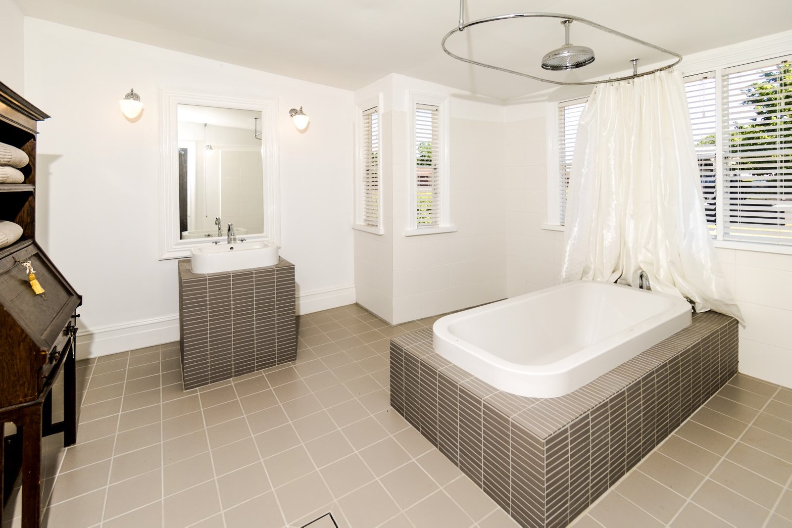 9 Prince St  TUMBARUMBA 3