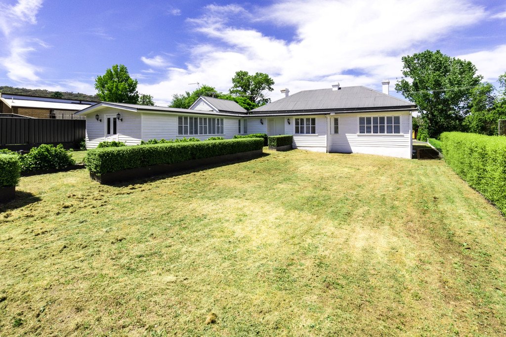 9 Prince St  TUMBARUMBA 4