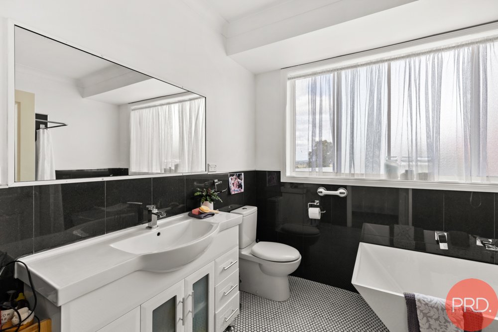 9 Quinton Close RUTHERFORD 21