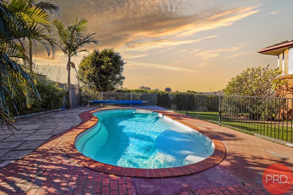 9 Quinton Close RUTHERFORD 32