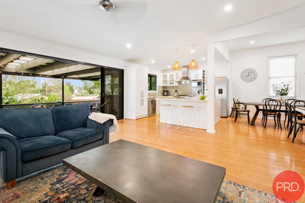 9 Raymond Terrace Road EAST MAITLAND 3