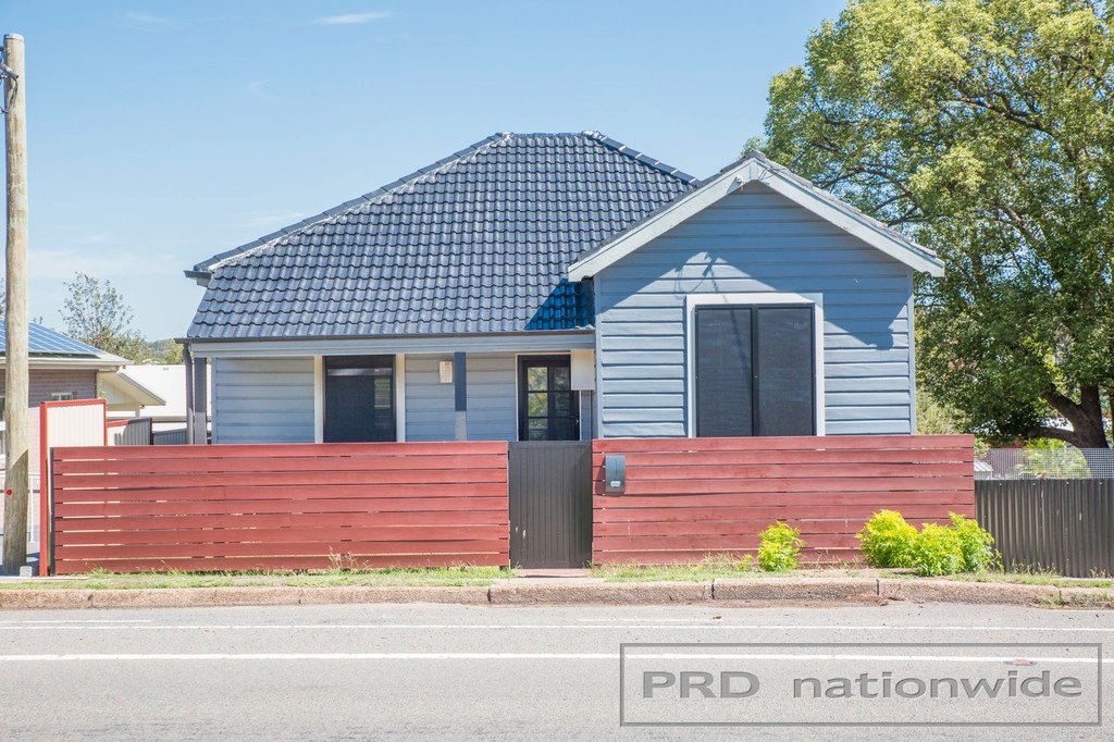 9 Raymond Terrace Road EAST MAITLAND 1