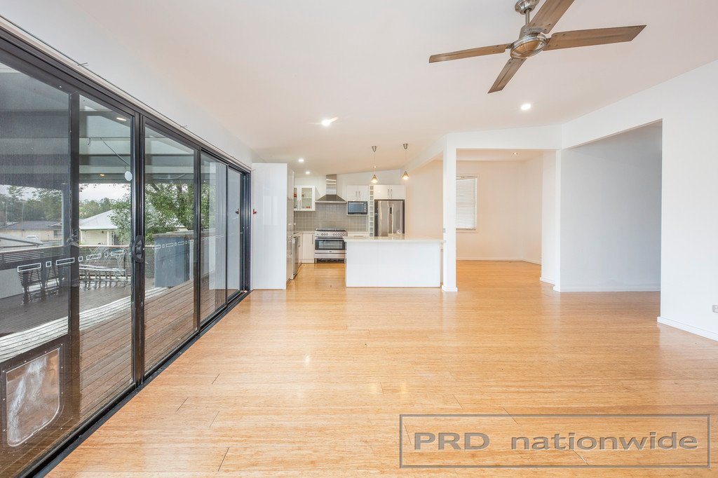 9 Raymond Terrace Road EAST MAITLAND 2