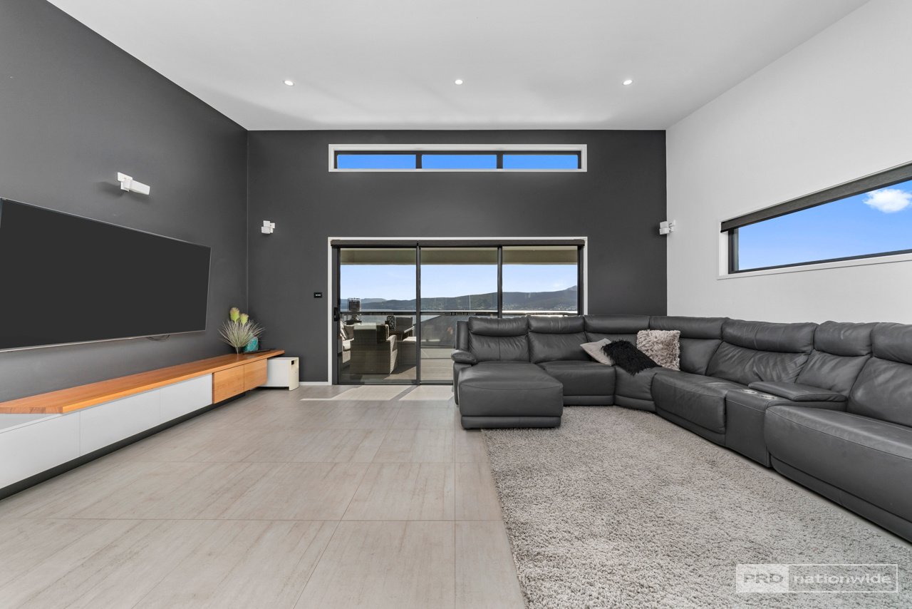 9 Regatta Place TRANMERE 12