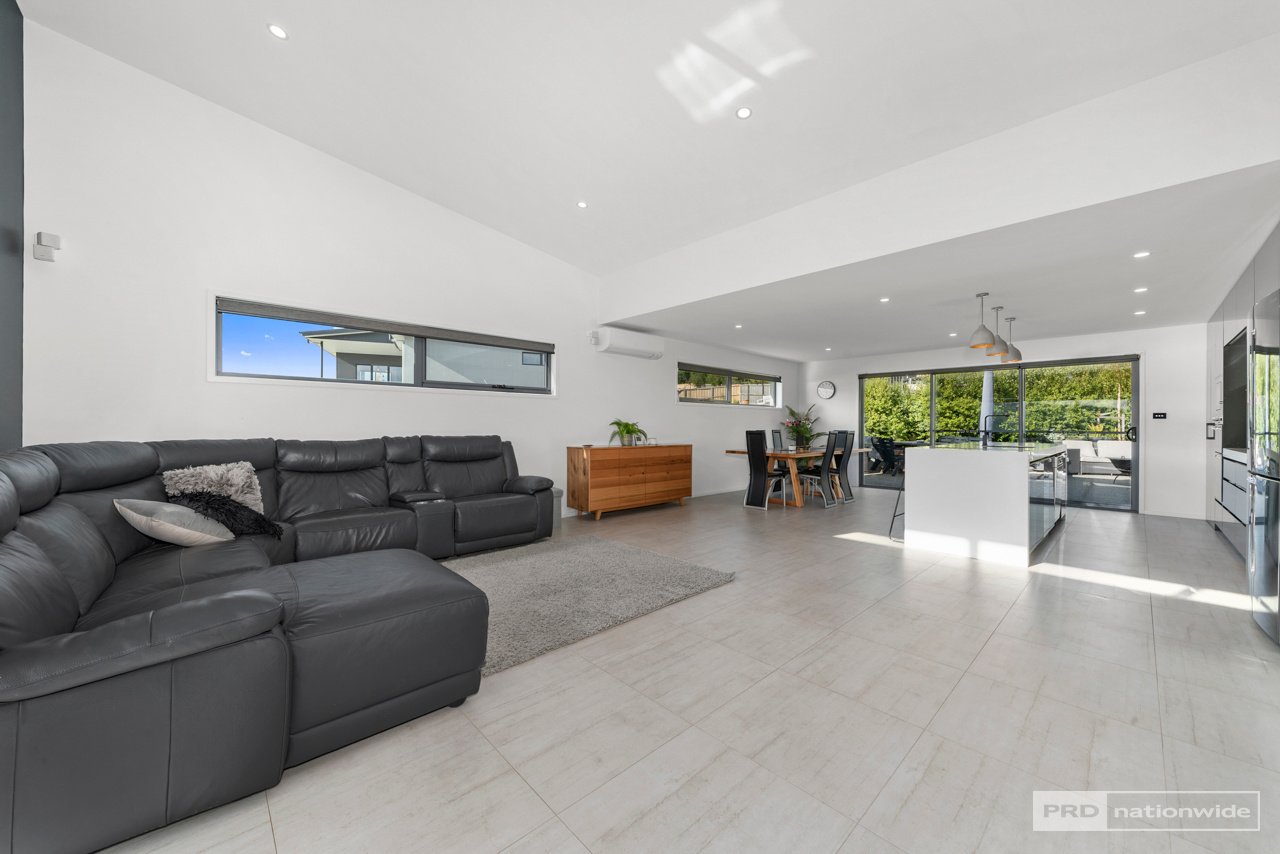 9 Regatta Place TRANMERE 13