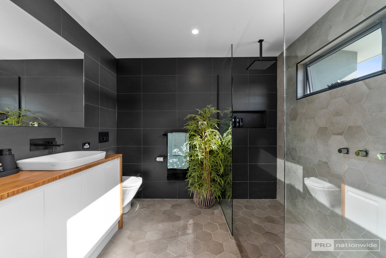 9 Regatta Place TRANMERE 22