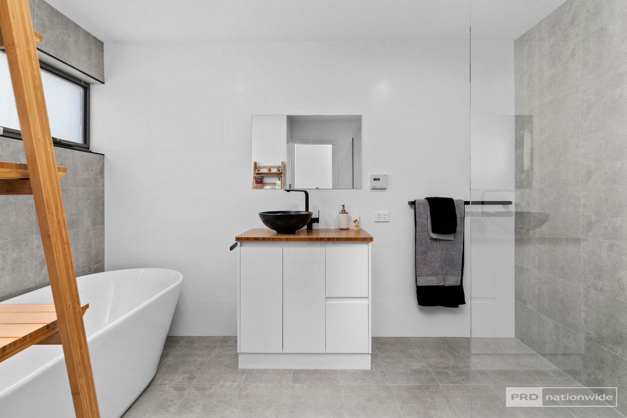 9 Regatta Place TRANMERE 26