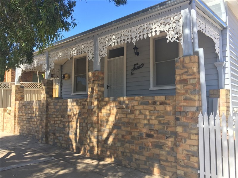 9 Reverie Street LONG GULLY 1
