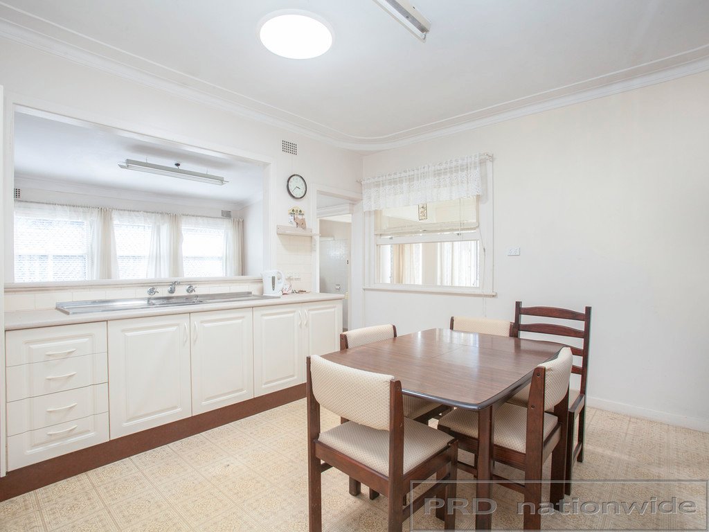 9 Richardson Road EAST MAITLAND 8