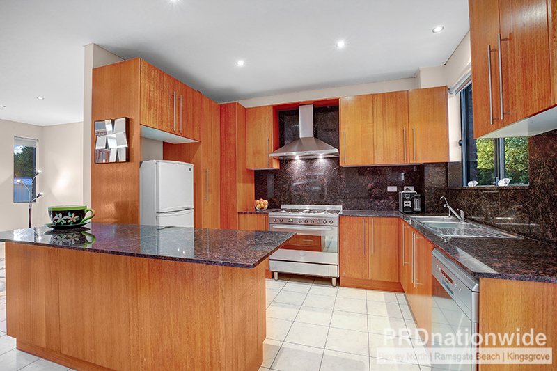 9 Rolestone Avenue KINGSGROVE 4