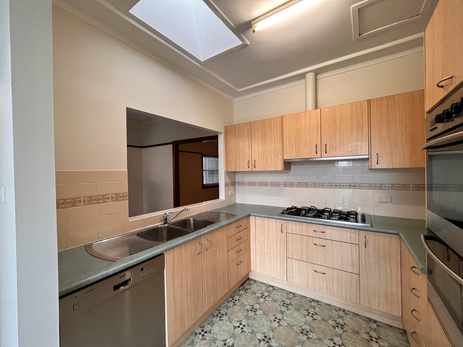 9 Roseland Ave  ROSELANDS 2