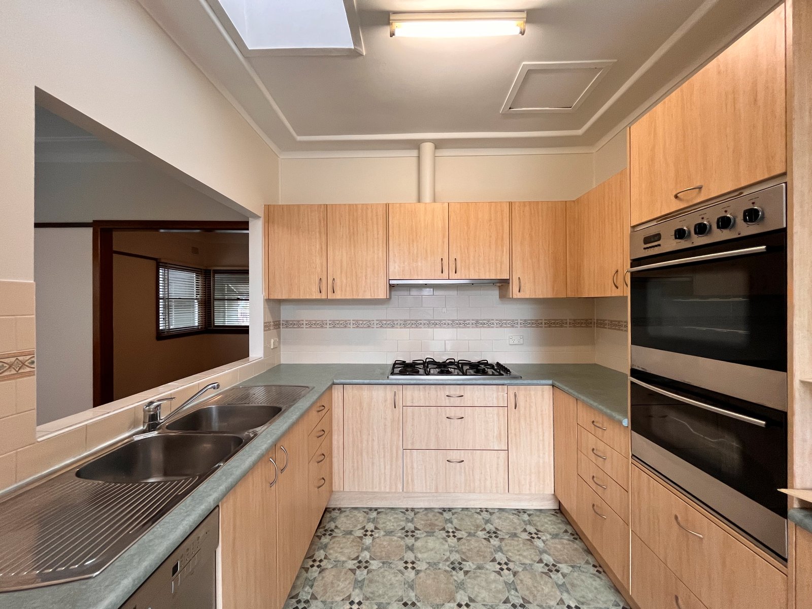 9 Roseland Ave  ROSELANDS 3
