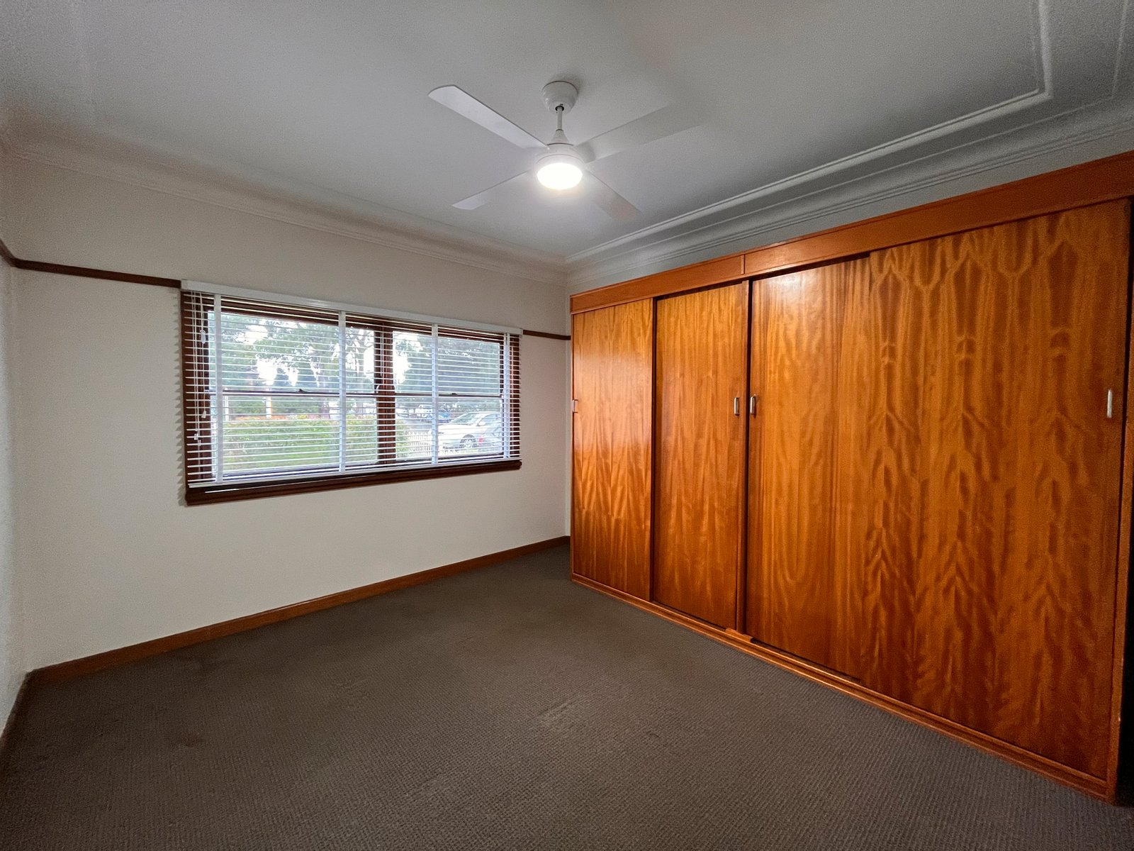 9 Roseland Ave  ROSELANDS 4