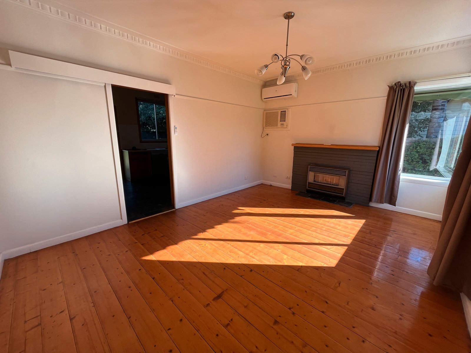 Gallery: 9 Roslyn Road