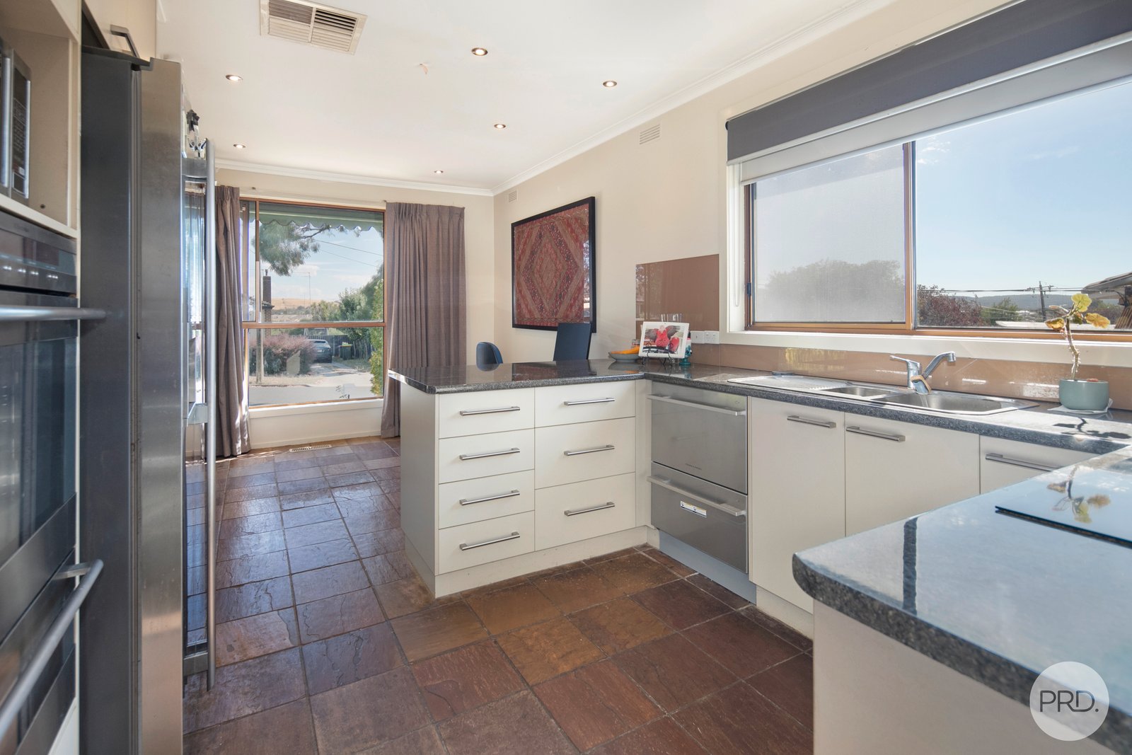 9 Rotherwood Street WENDOUREE 4