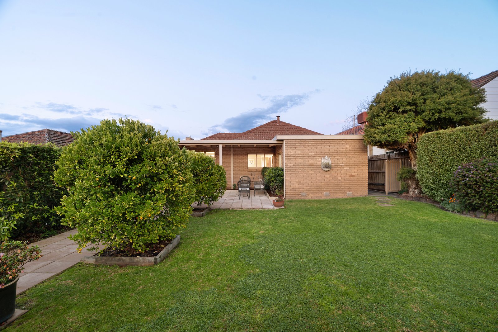 9 Rowena Road, Malvern East, 3145