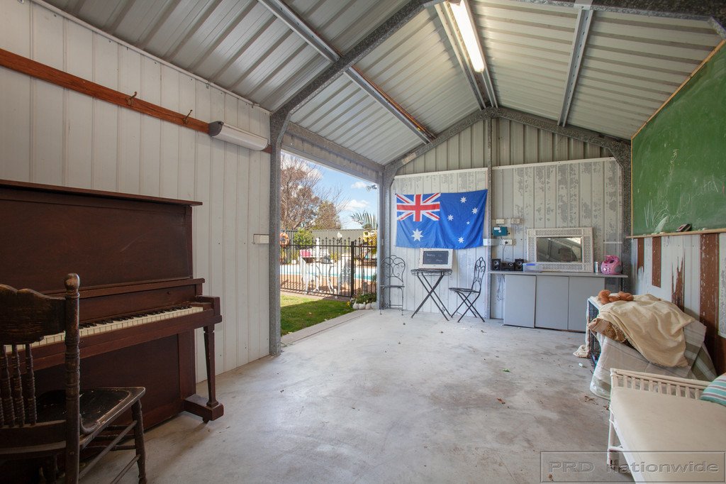 9 Roy Street LORN 24