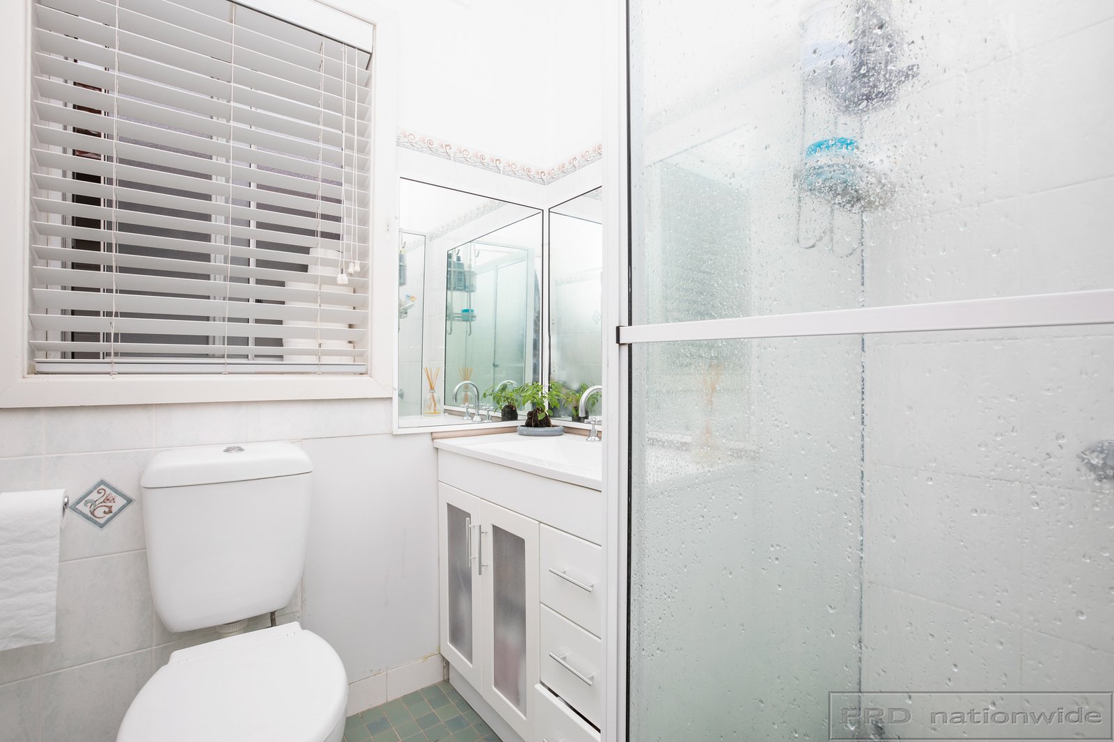 9 Roy Street LORN 13