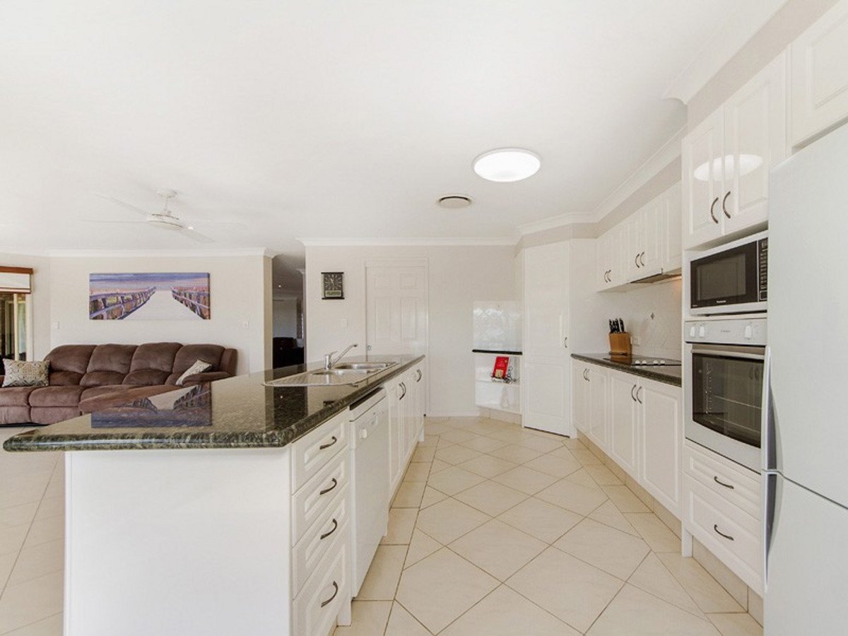 9 Royal View Close Burleigh Heads 4