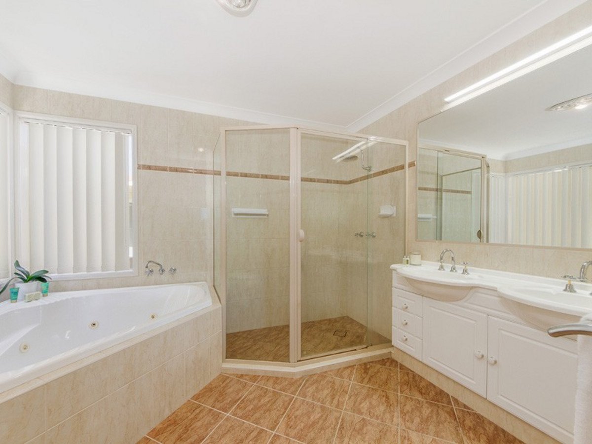 9 Royal View Close Burleigh Heads 11