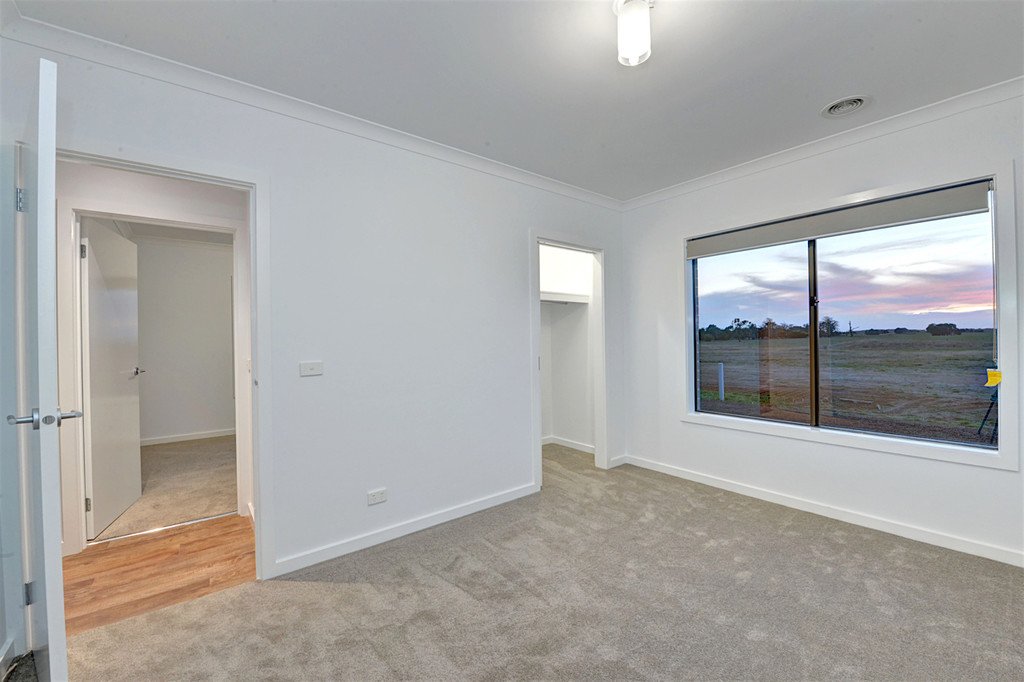 9 Royal York Road DELACOMBE 7