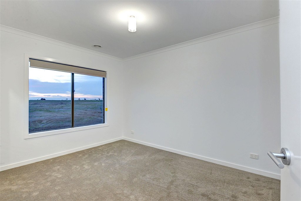 9 Royal York Road DELACOMBE 8