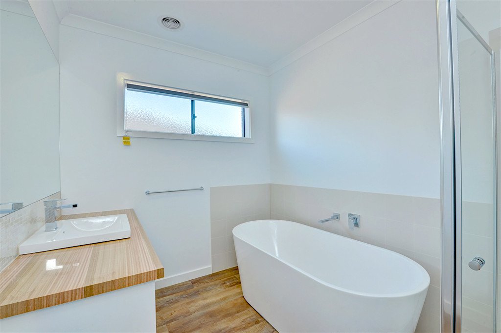 9 Royal York Road DELACOMBE 9
