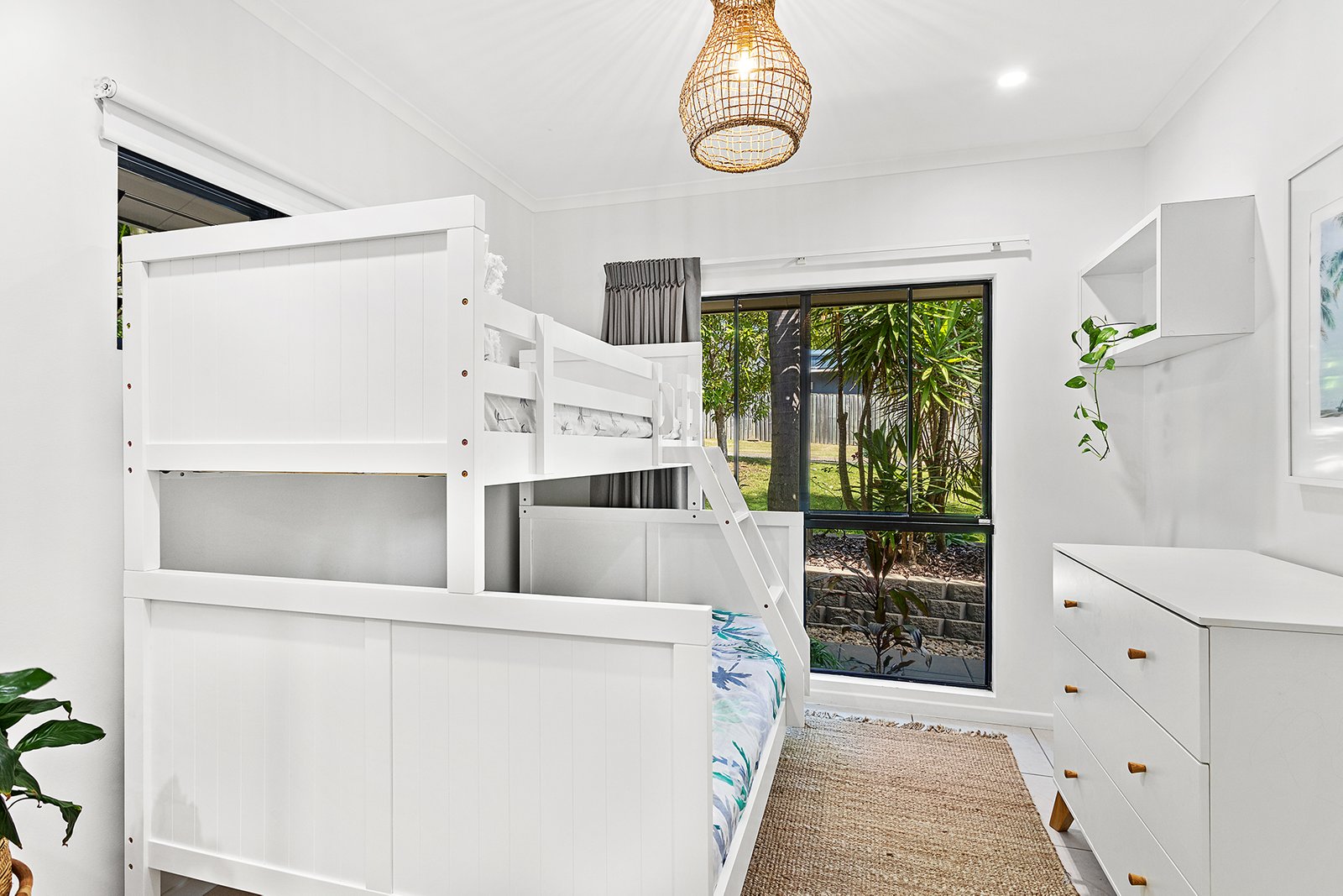 9 Ryben Court CANNONVALE 11