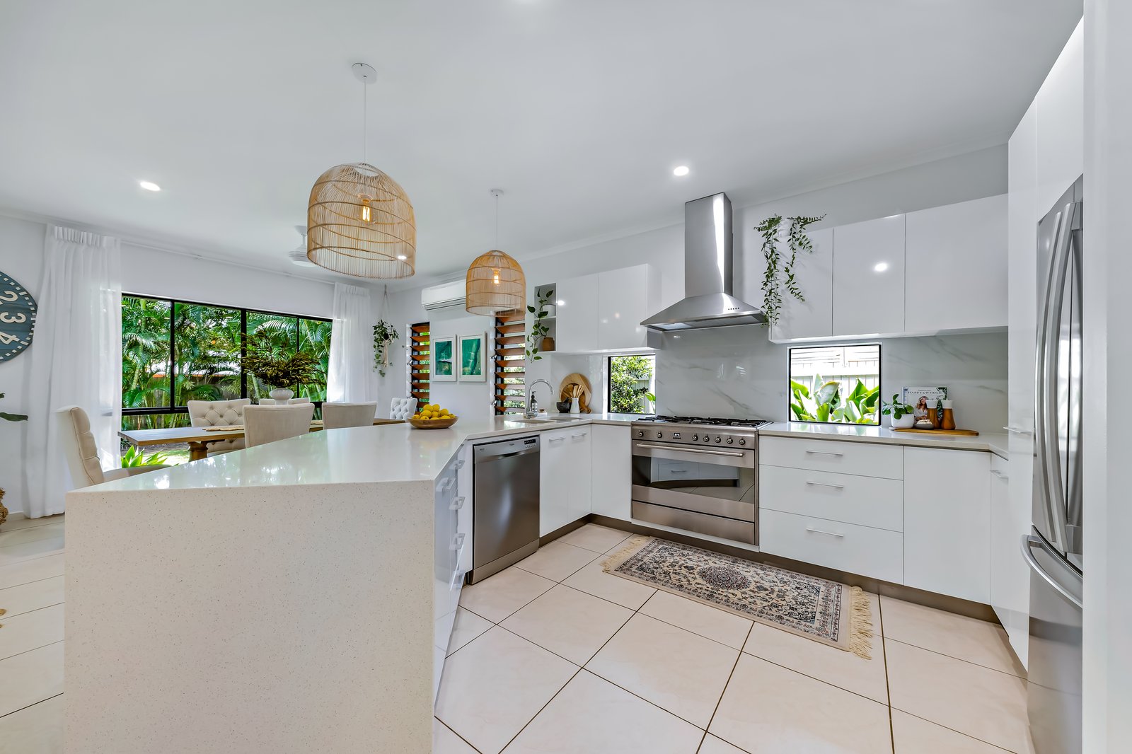 9 Ryben Court CANNONVALE 6