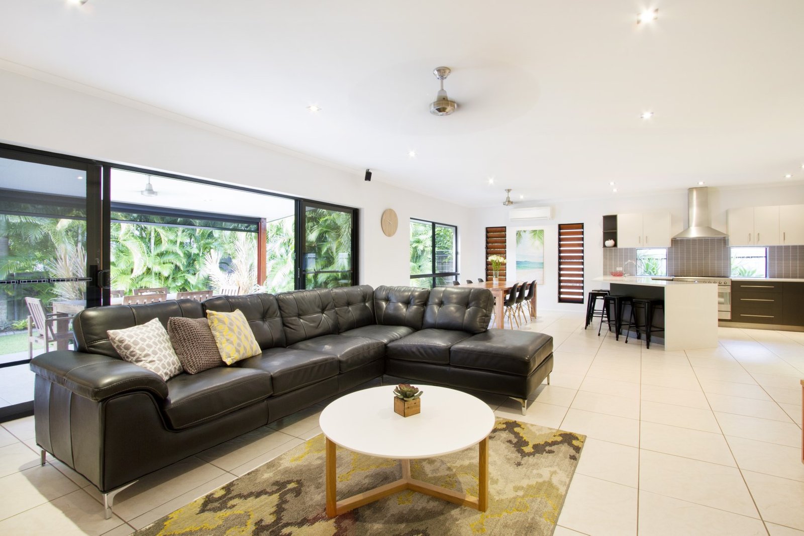 9 Ryben Court CANNONVALE 2