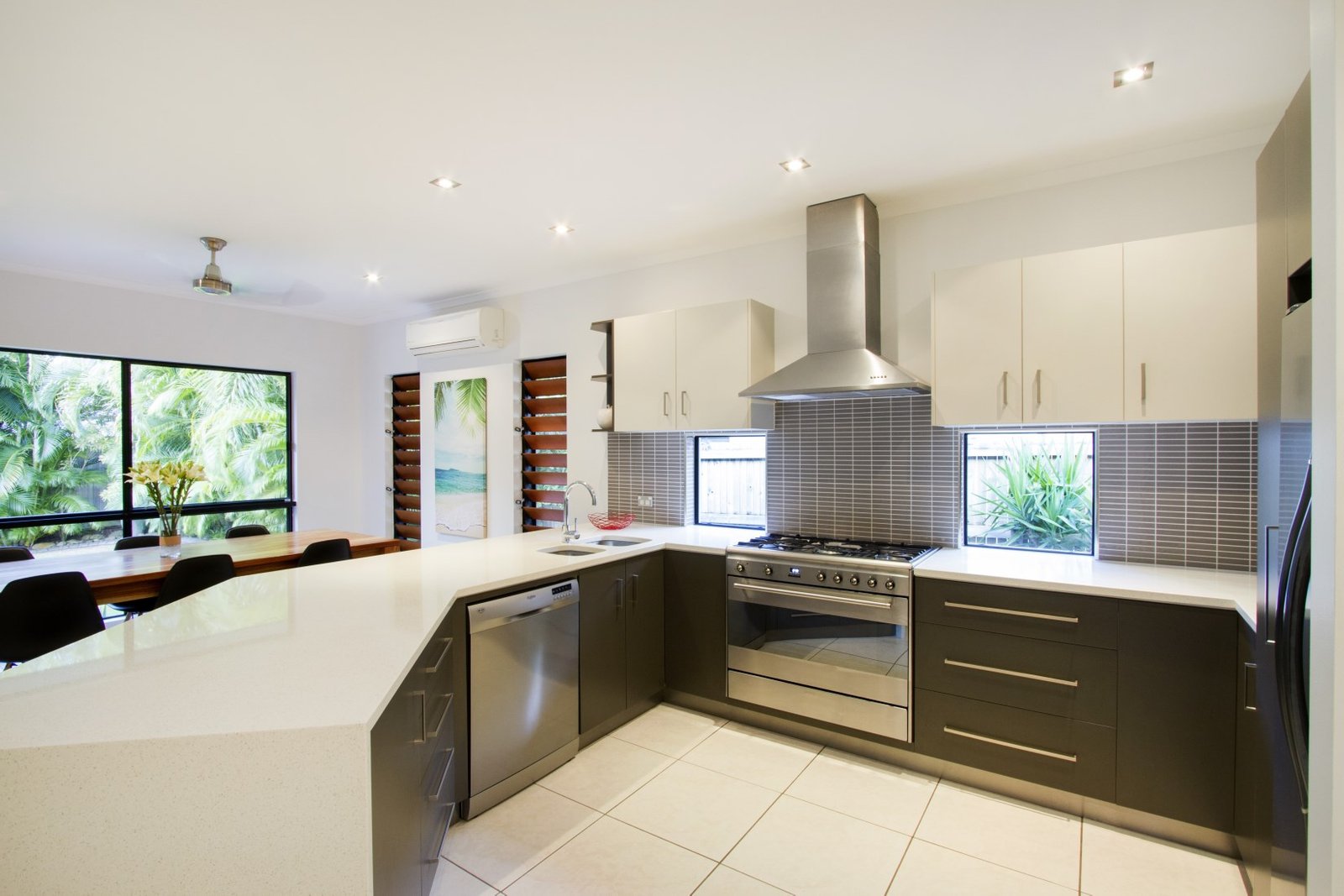 9 Ryben Court CANNONVALE 8