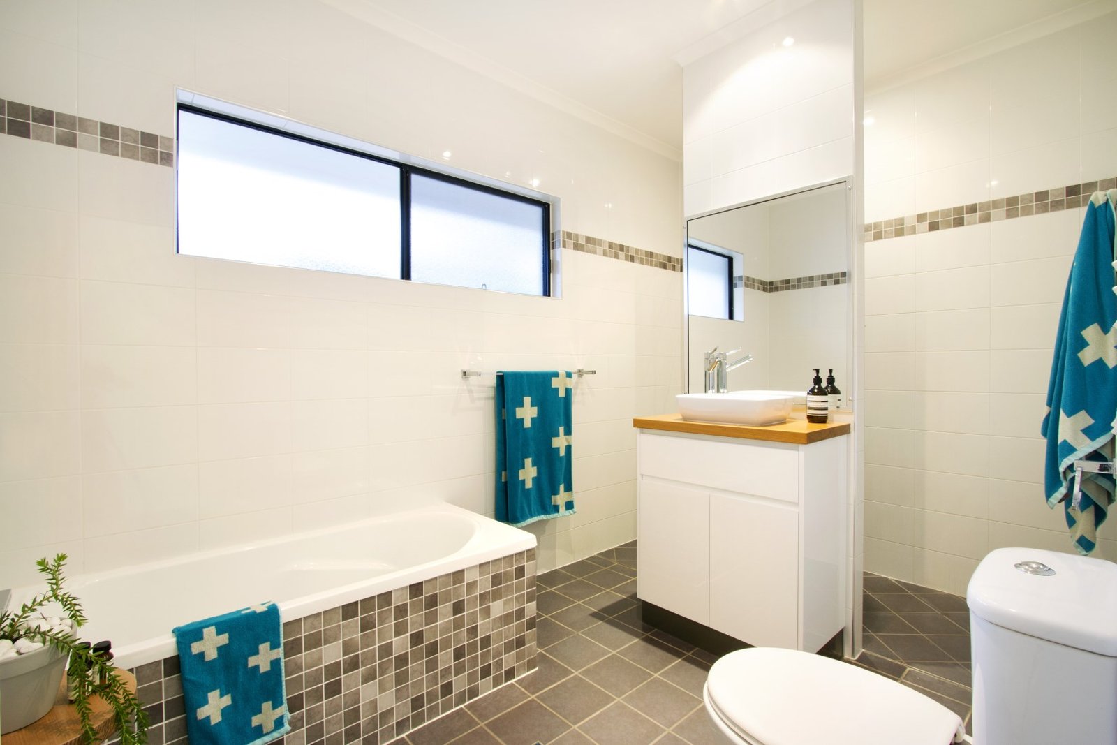 9 Ryben Court CANNONVALE 13