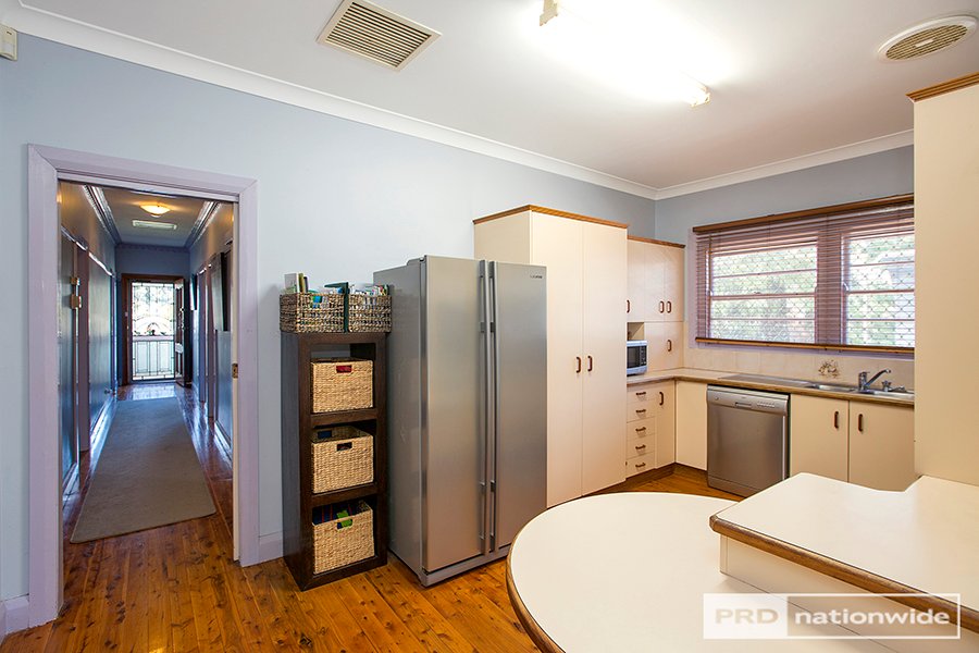 9 Sale Street TAMWORTH 2