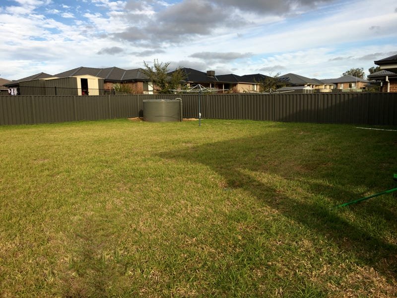 9 Semillon Drive NORTH TAMWORTH 4