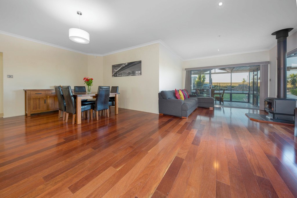 9 She Oak Cl  WINDELLA 18
