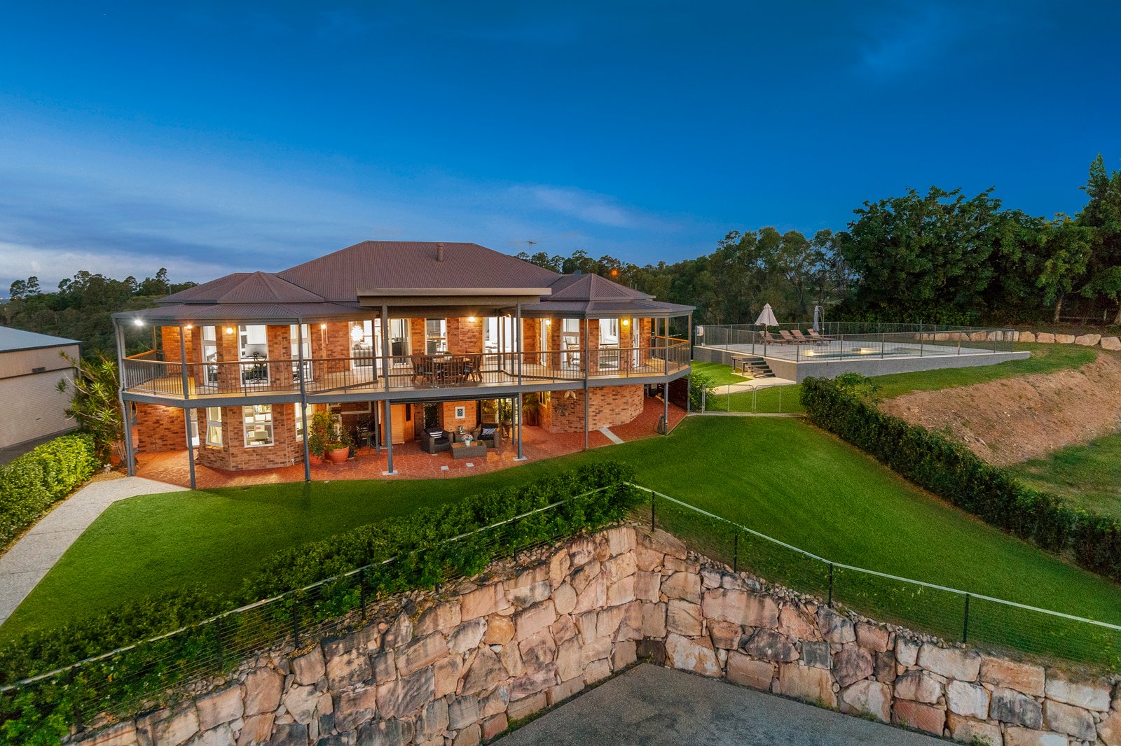 9 Skyline Court, Draper QLD 4520