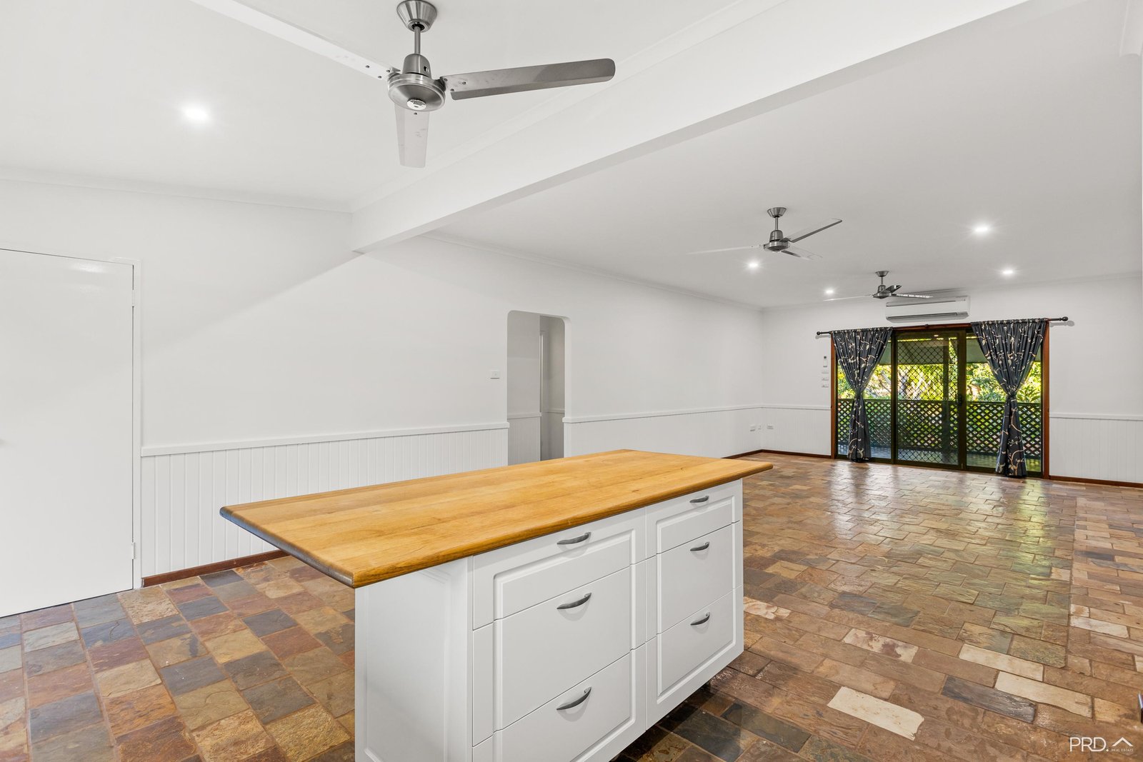 9 Slater Road CABLE BEACH 10