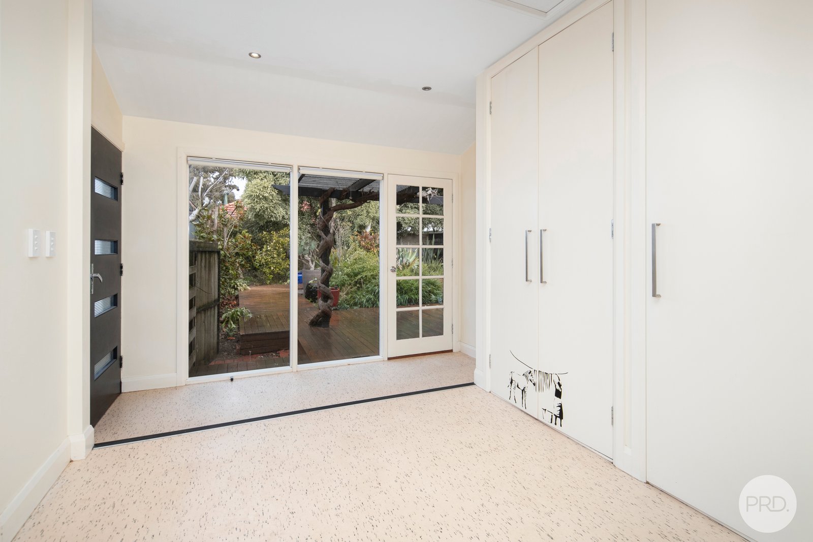 9 Smith Street NEWINGTON 7