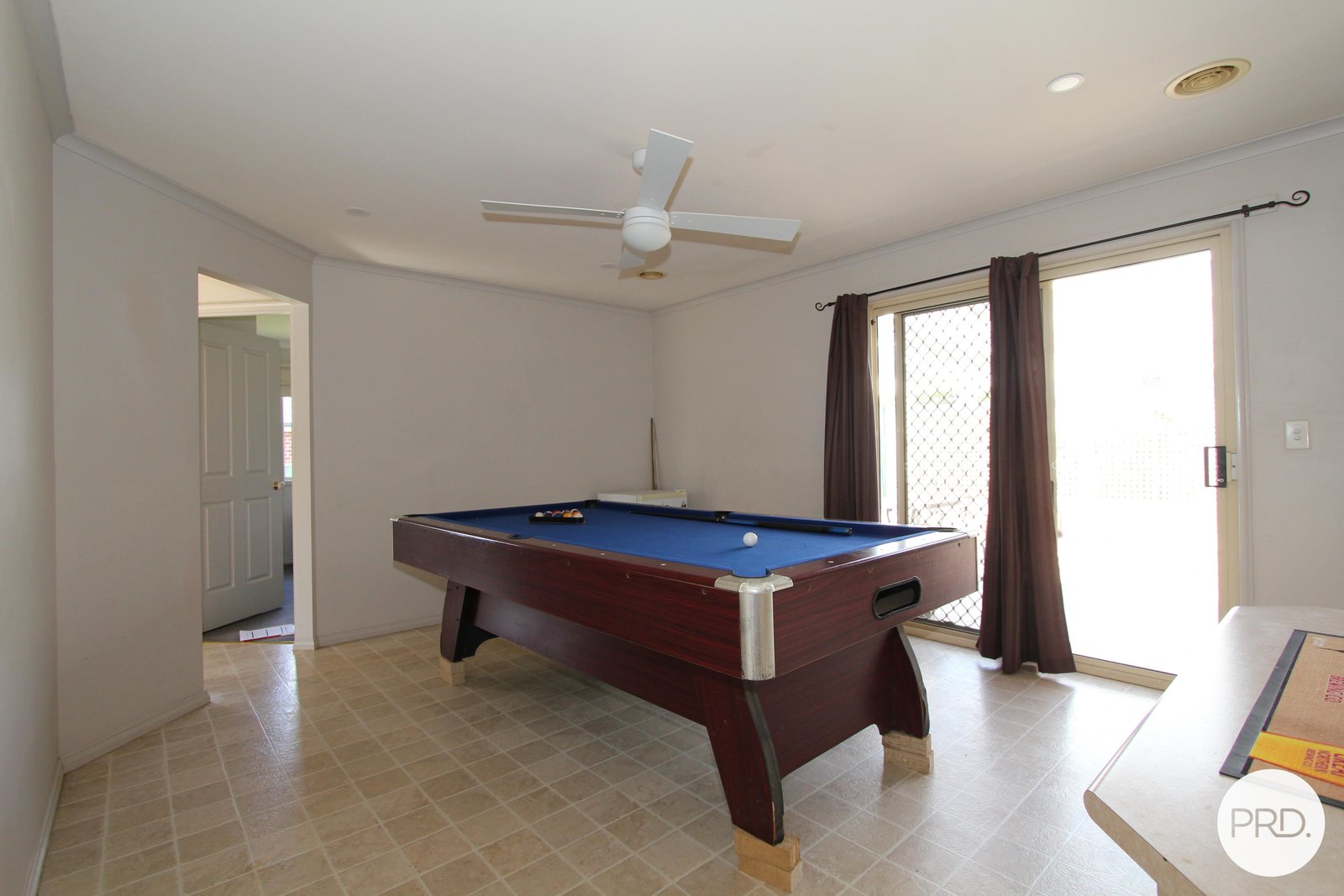 9 Spencer Street CANADIAN 4