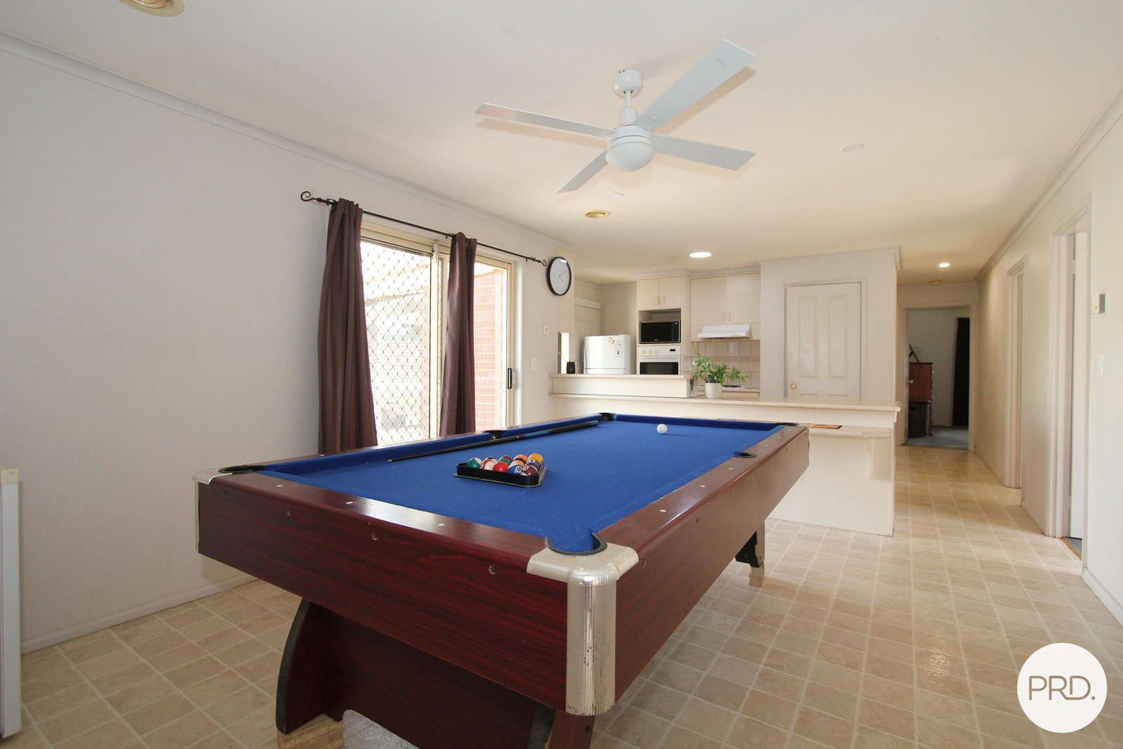 9 Spencer Street CANADIAN 5