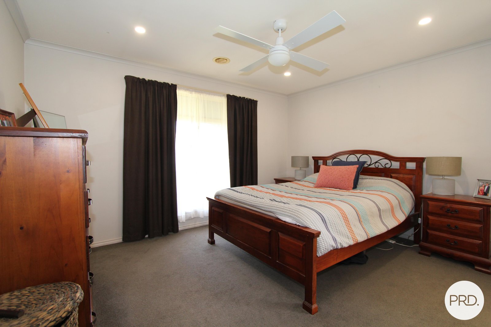 9 Spencer Street CANADIAN 9