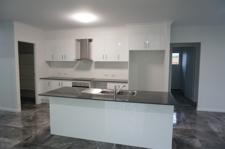 9 Spritsail Crescent CANNONVALE 2