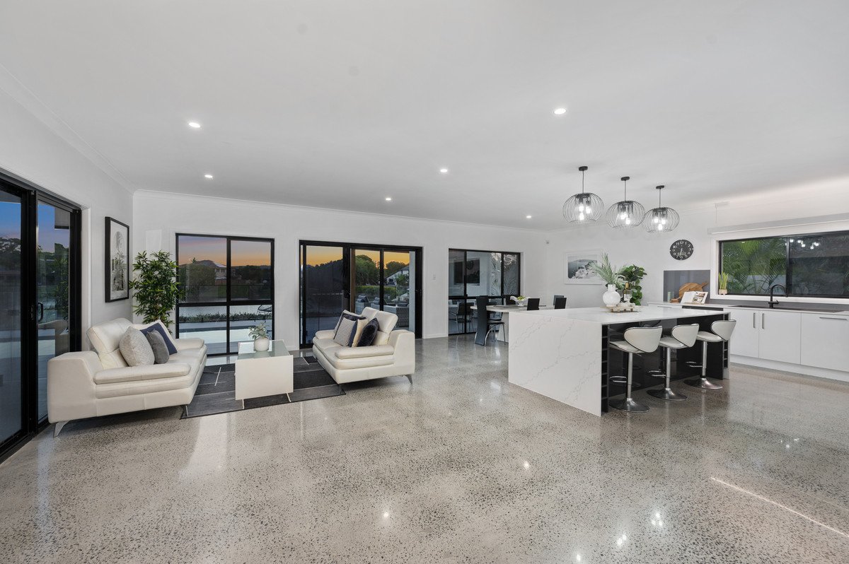 9 St Helens Court Burleigh Waters 6