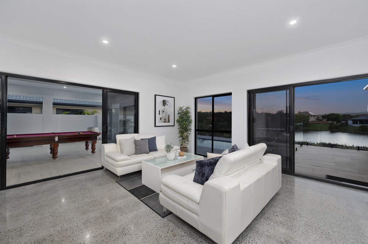 9 St Helens Court Burleigh Waters 8